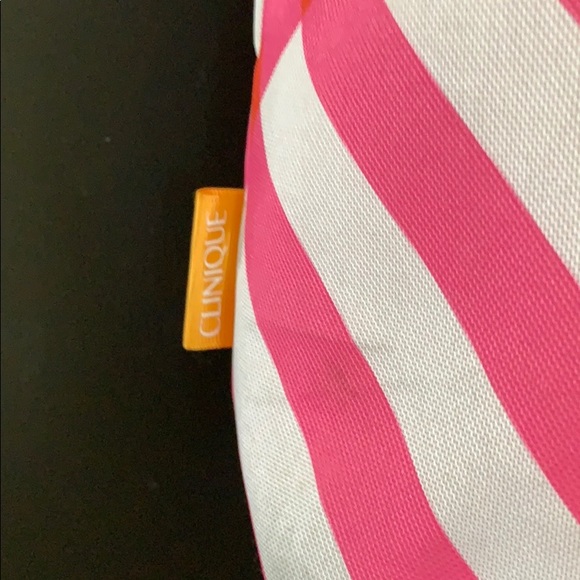 Victoria Secret beach bag and Clinique tote - Picture 7 of 8